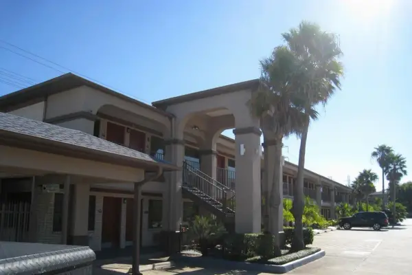 Oxford Inn And Suites Nasa 7